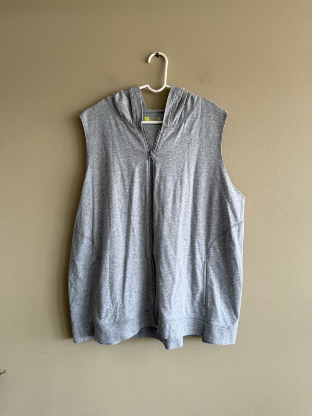 Xersion Gray Sleeveless Hooded Zip Vest